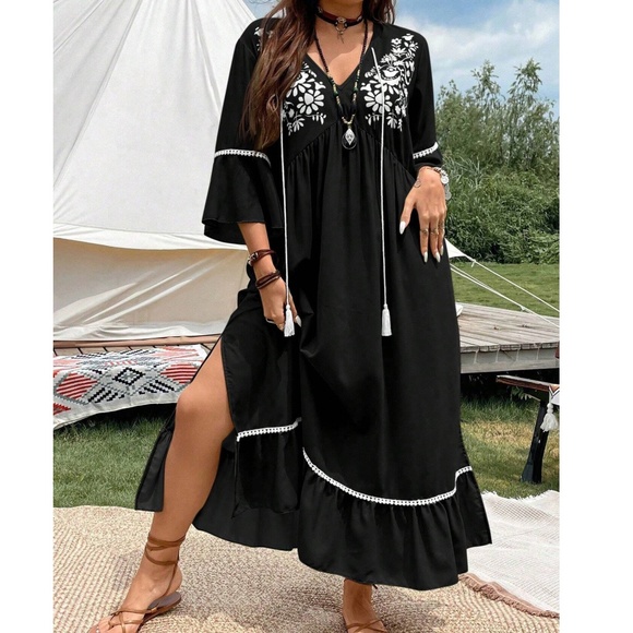 Plus Floral Print V neck 3/4 Sleeve Maxi Dress - Picture 1 of 8